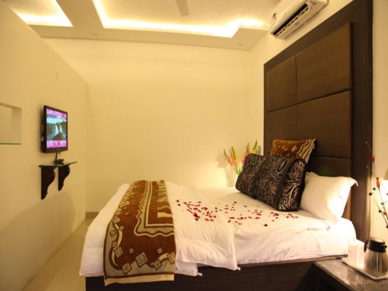 Hotel Poonam Plaza Agra  Extérieur photo