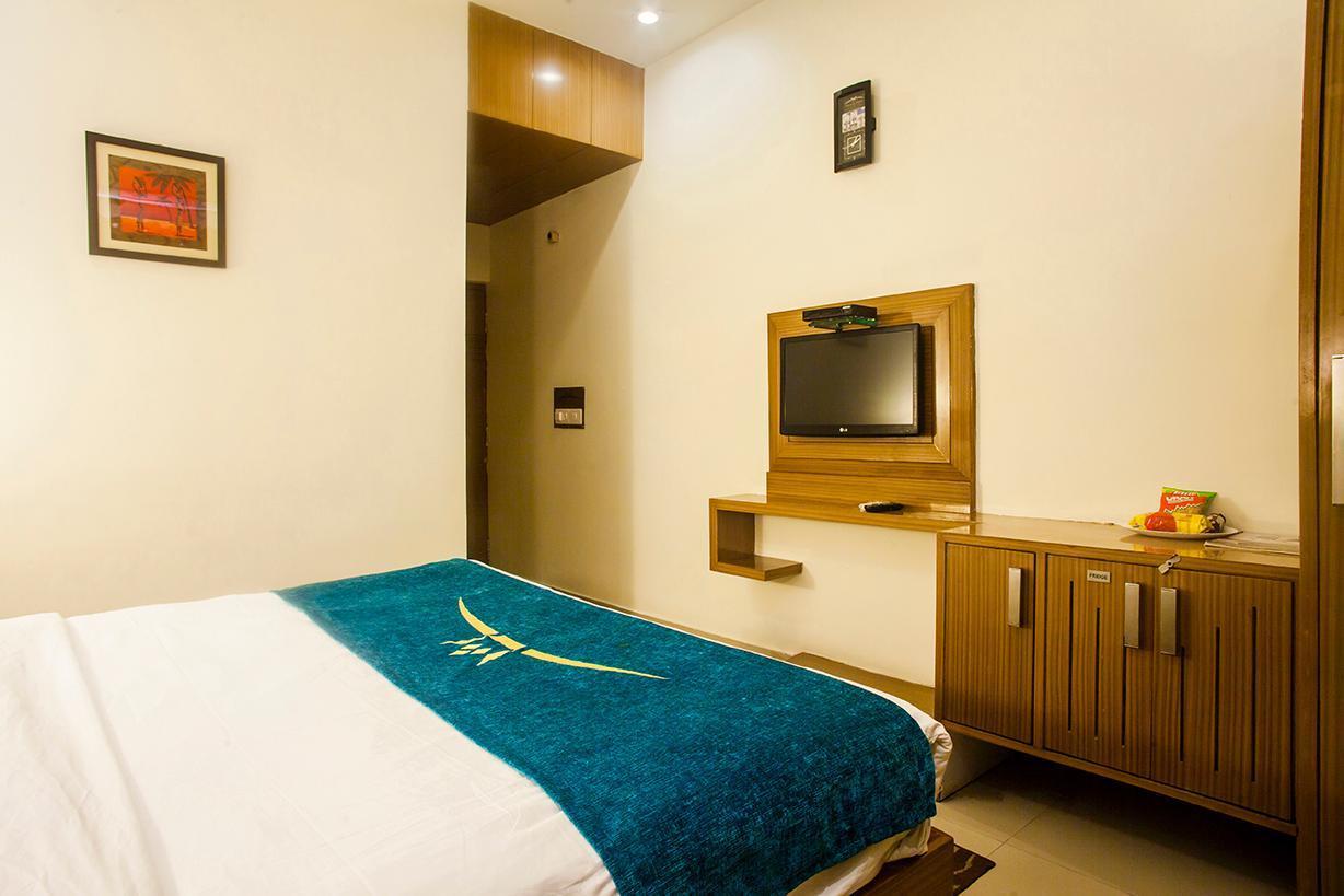 Hotel Poonam Plaza Agra  Extérieur photo
