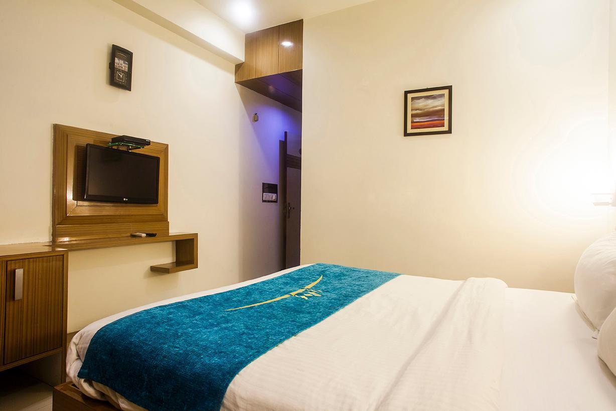 Hotel Poonam Plaza Agra  Extérieur photo