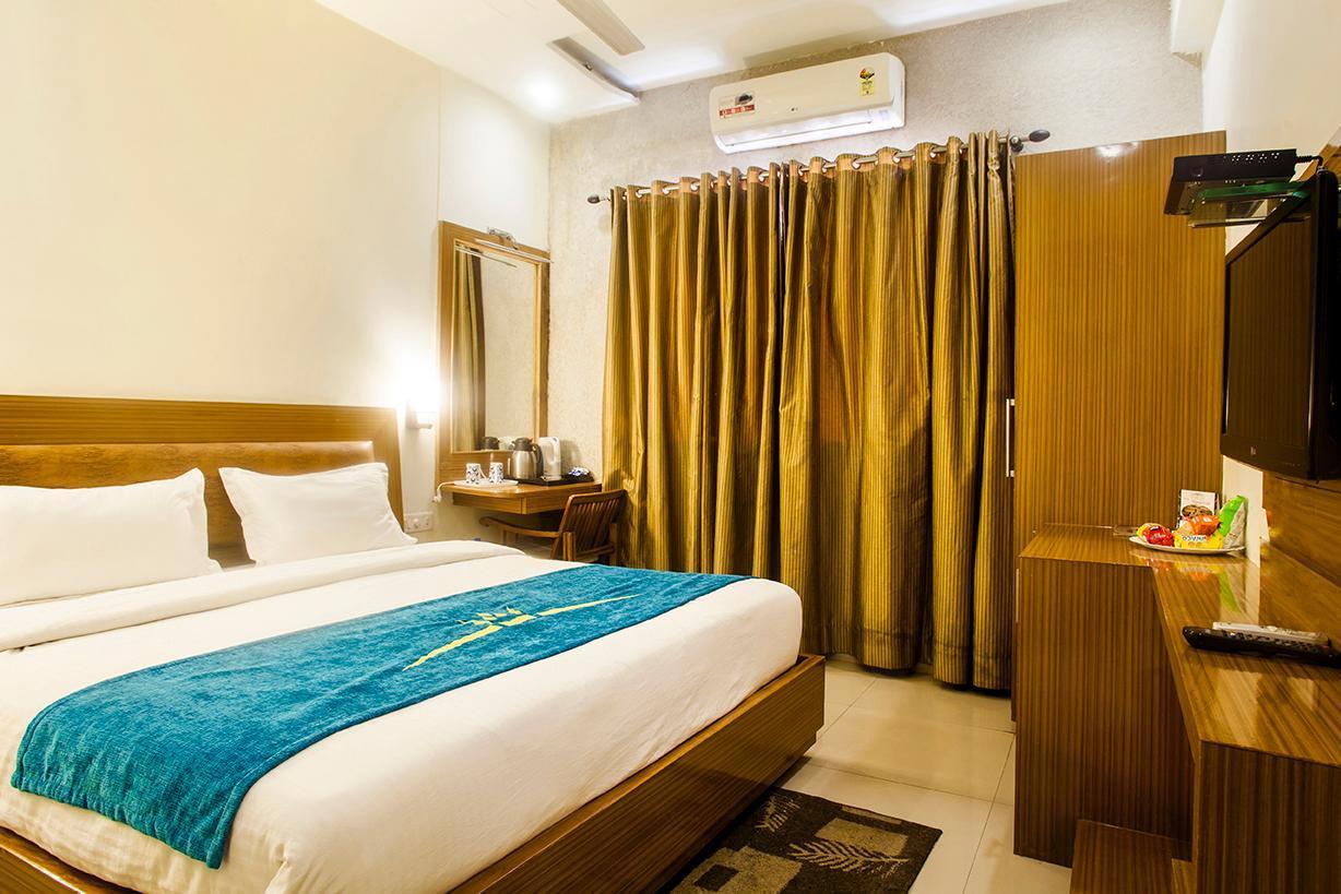 Hotel Poonam Plaza Agra  Extérieur photo