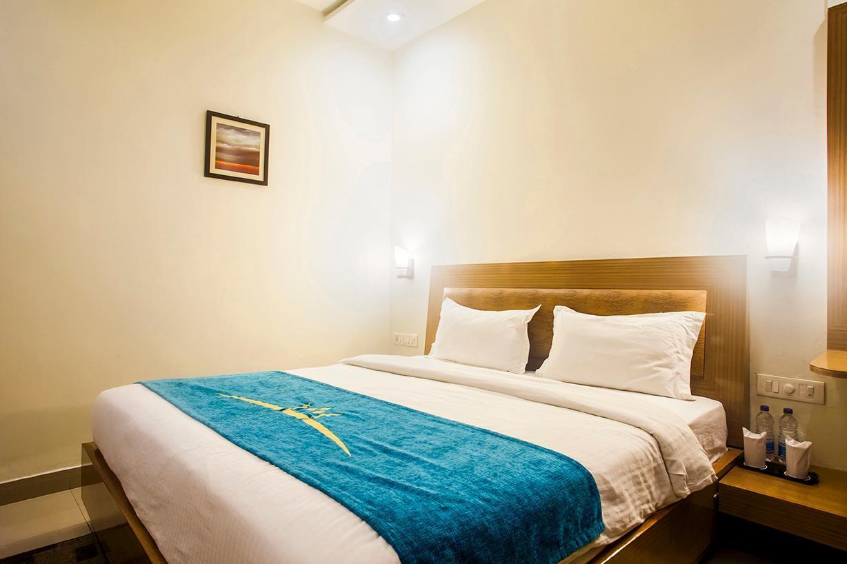 Hotel Poonam Plaza Agra  Extérieur photo