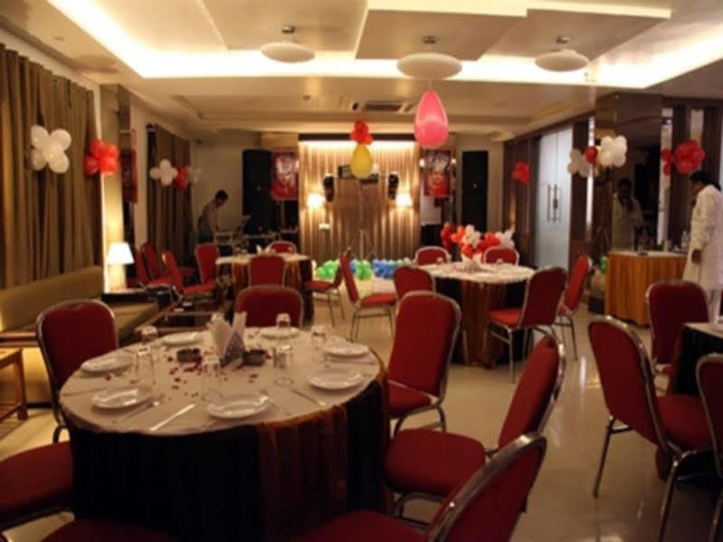 Hotel Poonam Plaza Agra  Extérieur photo